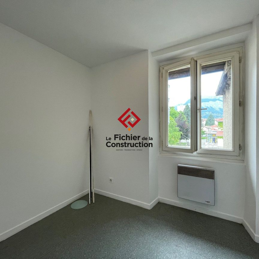 Location Appartement 2 pièces 24m² ST MARTIN D HERES 38400 - Photo 1