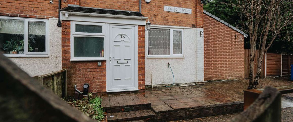 Axbridge Walk Room 1 - Photo 1