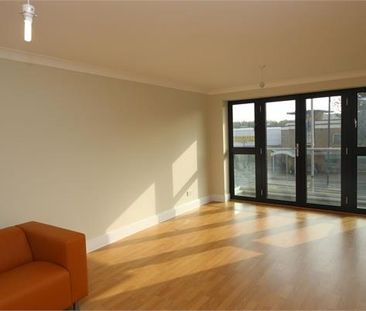 The Grove, Stratford E15 - Photo 3