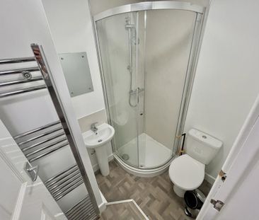 4 bedroom private hall to rent - Photo 2