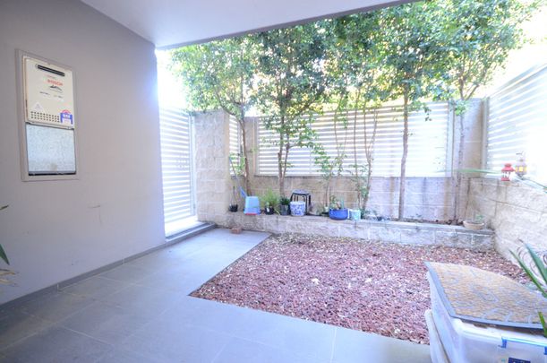 2 Bedroom Garden Apartment&excl; - Photo 1