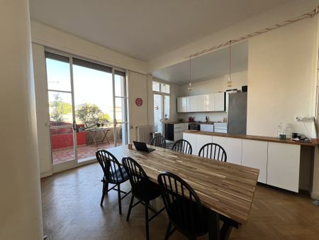 Location Appartement 4 pièces 135m² MARSEILLE 1er - Photo 4