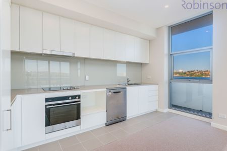 Two bedroom, air conditioned apartment with great views. - Photo 3