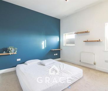 3 bedroom terraced house to rent - Photo 2