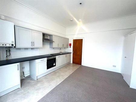 Flat For Rent Campbell Road, Southsea - Photo 3