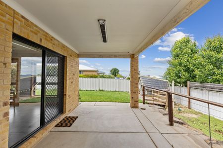 Spacious & Modern Living in Prime Estella Location - Photo 3