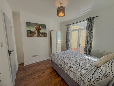 2 bedroom apartment to rent - Photo 3