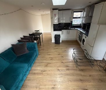2 Bed Flat, New Cross, SE14 - Photo 3