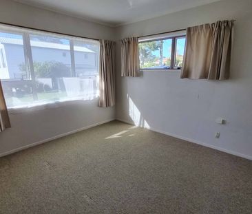 1 Cleve Road, Green Bay, Waitakere City, Auckland - Photo 2