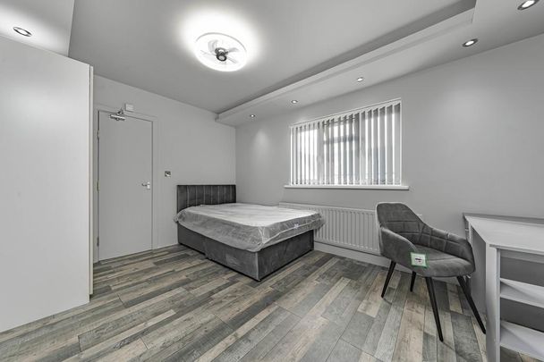 5 bedroom semi-detached house to rent - Photo 1