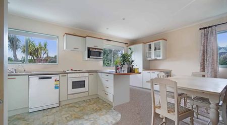 Tucked away in Remuera - Photo 5