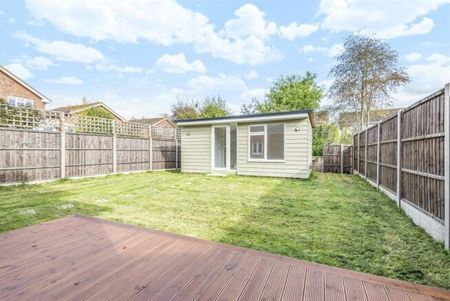 Clay Lane, Guildford, Surrey, GU4 - Photo 2