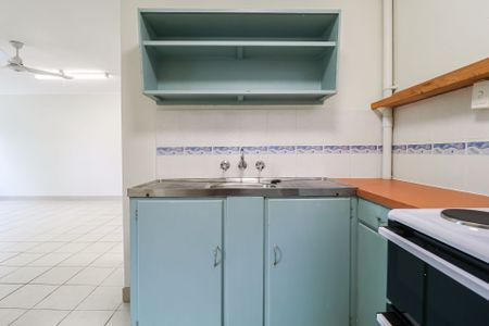 NEAT TWO-BEDROOM UNIT IN CONVENIENT LOCATION - Photo 5
