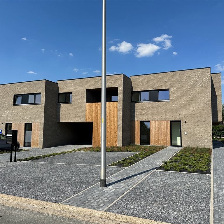 Zeer energiezuinig gelijkvloers nieuwbouw appartement met aangelegd terras, tuin (70 m²) en 3 slaapkamers. - Photo 1