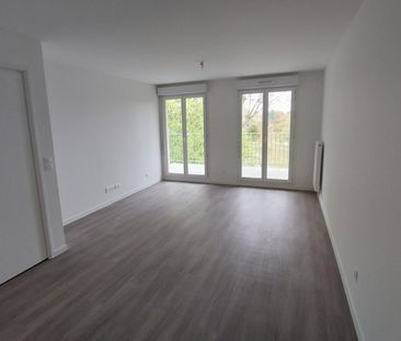 location Appartement T2 DE 42.95m² À LE BLANC MESNIL - Photo 2