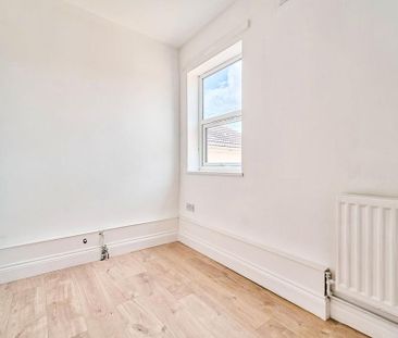 3 bedroom maisonette to rent - Photo 2