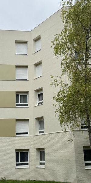 Location appartement T4 80.64m² à Reims (51100) Loyer CC * : 554.36 € Réf : ER.10376 - Photo 2