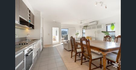 Fully Furnished Beachside Apartment - Photo 3