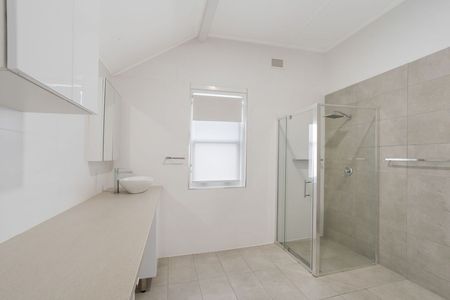 2 BEDROOM HOME LOCATED IN THE SEASIDE SUBURB OF STOCKTON - Photo 2
