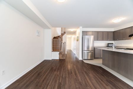 For Lease - 12 Pagebrook Crescent, Hamilton, Ontario - Photo 2