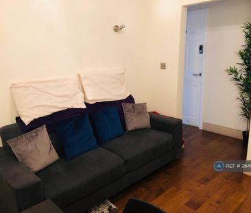 1 bedroom in a house share to rent - Photo 4