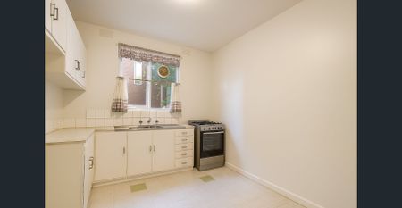 ONE BEDROOM APARTMENT IN GREAT LOCATION! | FLARE REAL ESTATE - Photo 2