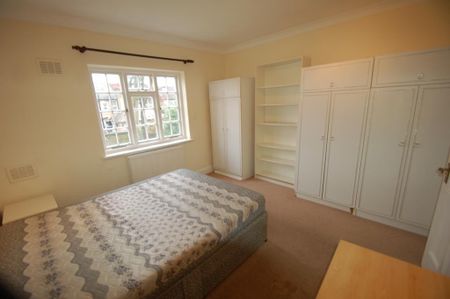 3 bedroom flat to rent - Photo 5