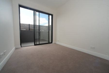 Convenient Location - Photo 3