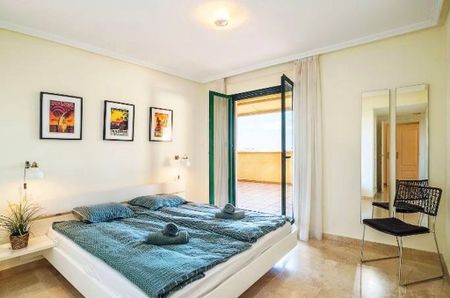 3 room luxury Apartment for rent in Benalmádena, Spain - Photo 2