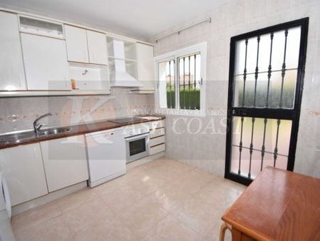 4 bedroom luxury Villa for rent in Fuengirola, Andalusia - Photo 3