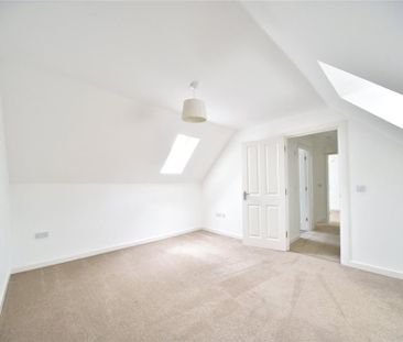 5 bedroom detached house to rent - Photo 2