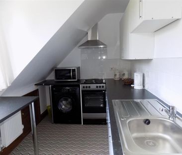 1 bedroom retirement property to rent - Photo 3