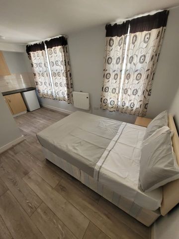 Studio Flat, Thackeray Avenue, N17 - Photo 2