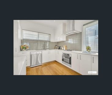 Townhouse in the heart of Craigieburn! - Photo 6