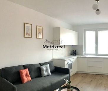 REZERVOVANÝ | Svetlý zrekonštruovaný 1,5-izbový byt s výhľadom na K... - Fotografia 2