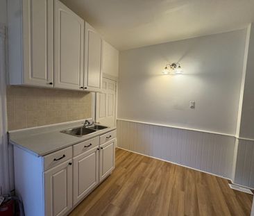 For Lease - 491 Eagle Street Unit# B, Newmarket, Ontario - Photo 1