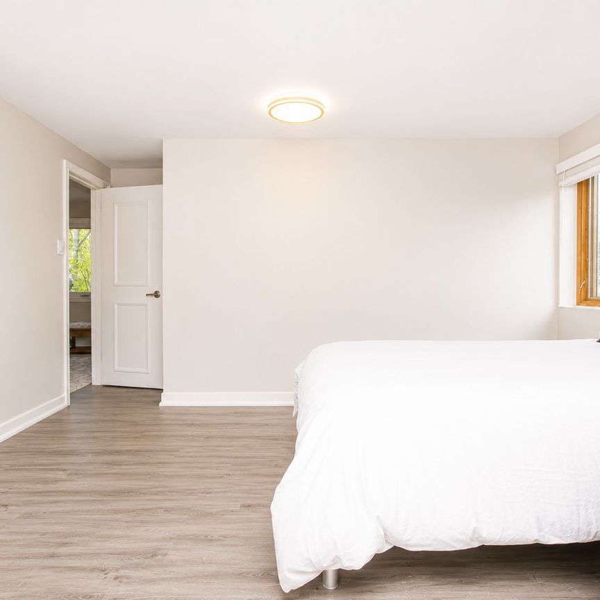 For Lease - 1299 Stavebank Road, Mississauga, Ontario - Photo 1
