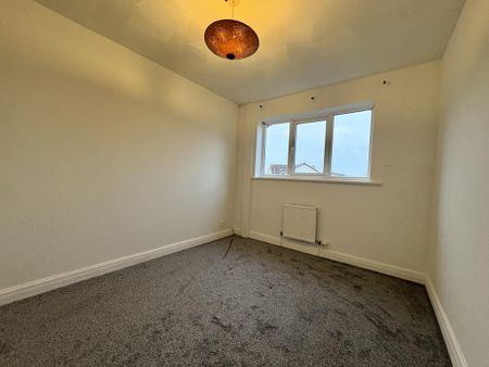 4 bedroom semi-detached house to rent - Photo 3