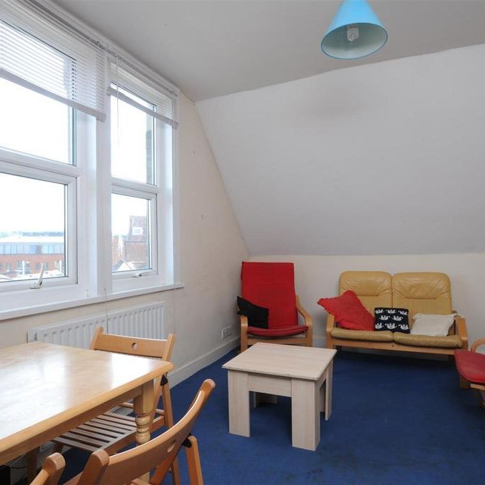 3 bedroom flat to rent - Photo 1