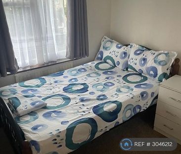 1 bedroom in a house share to rent - Photo 4