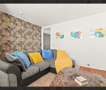 2 Bed Maisonette, Robert Street, BN1 - Photo 2