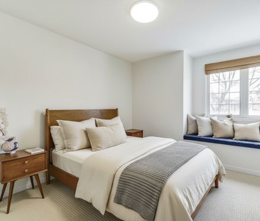 For Lease - 2455 Springforest Drive, Oakville, Ontario - Photo 4