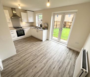 3 bedroom semi-detached house to rent - Photo 4