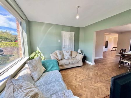 15 Hillside Crescent, Belfast, BT9 5EN - Photo 2
