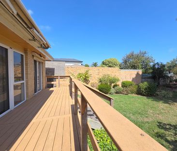 Available Now - Charming 3-Bedroom Family Home in Prime Cheltenham ... - Photo 6