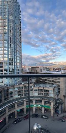 Condo Fully Furnished 1 Bed 1 Bath Downtown Vancouver - Photo 1