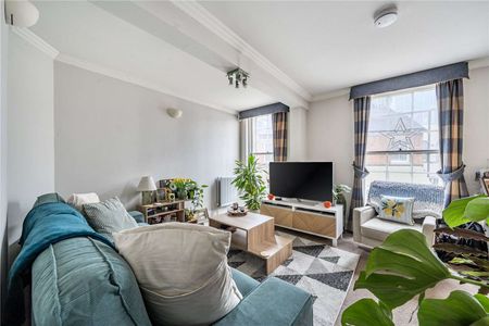 A charming one bedroom apartment in a period building. - Please Note: No Parking - Photo 2