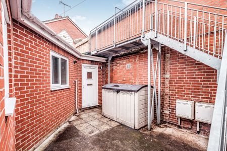 2 bedroom apartment to rent Bradfield Walk, Worthing, West Sussex, BN11 - Photo 5