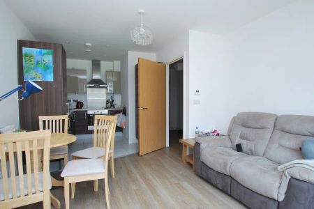 Longmead Terrace - Photo 2