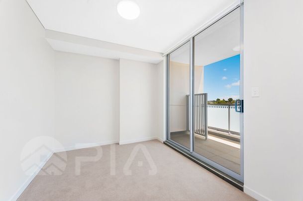 Modern 1 bedroom apartment close to amenities for lease - Photo 1